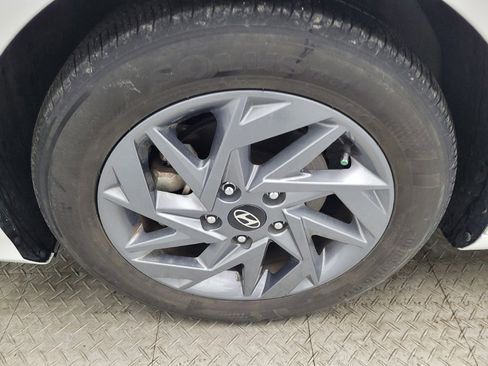 Used 2024 Hyundai Elantra SEL image 31