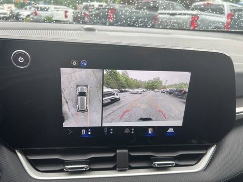 Used 2025 Chevrolet Equinox LT w/ Convenience Package II FWD image 25