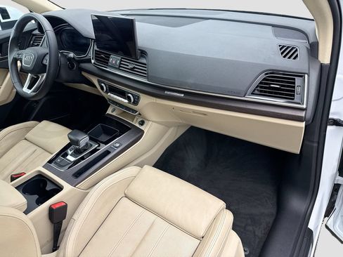 Used 2023 Audi Q5 e Premium Plus w/ Premium Plus Package AWD/4WD image 15