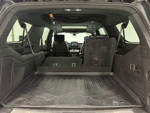 Used 2021 Chevrolet Suburban Premier w/ Premium Package image 30