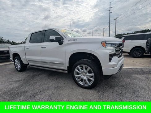 Used 2023 Chevrolet Silverado 1500 High Country w/ High Country Premium Package AWD/4WD image 3