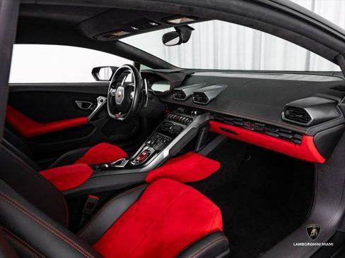 Used 2015 Lamborghini Huracan LP 610-4 AWD/4WD image 37