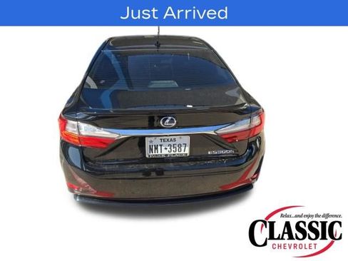 Used 2018 Lexus ES 300h w/ Luxury Package image 5