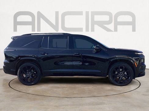 Used 2025 Chevrolet Traverse RS FWD image 15