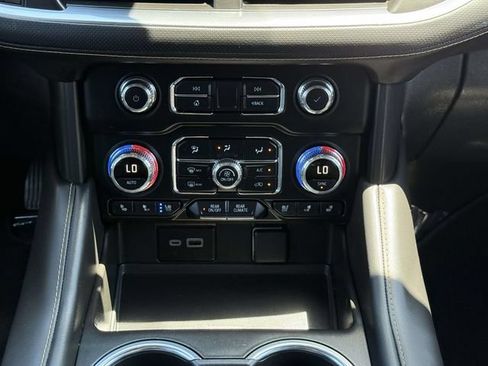 Certified 2024 GMC Yukon AT4 w/ Technology Package AWD/4WD image 19