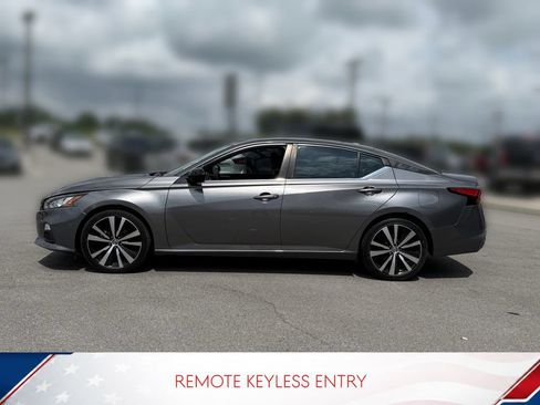 Used 2019 Nissan Altima 2.5 SR FWD image 4