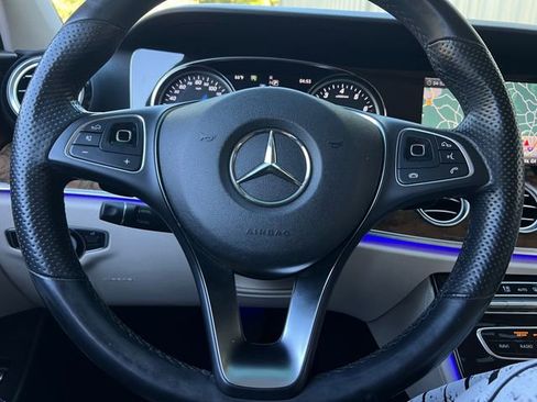 Used 2018 Mercedes-Benz E 300 image 21