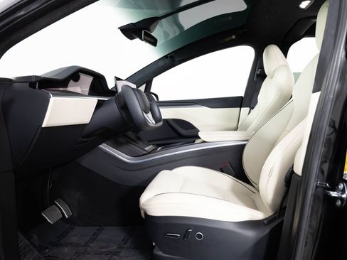 Used 2023 Tesla Model X Plaid image 15