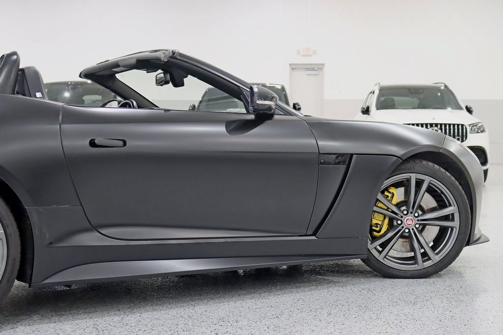 Used 2017 Jaguar F-TYPE SVR AWD/4WD image 13