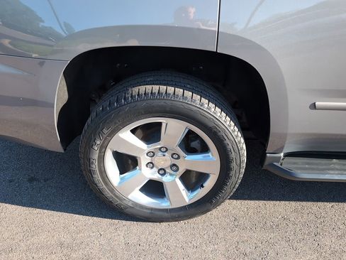 Used 2018 Chevrolet Tahoe LT w/ Luxury Package AWD/4WD image 4