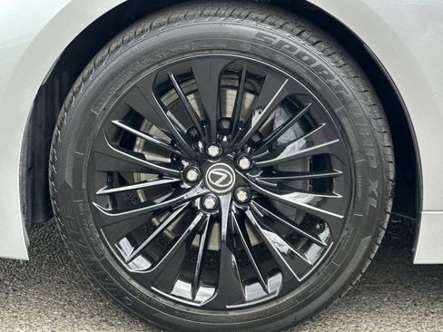 Used 2023 Lexus LS 500 w/ Accessory Package (Z1) RWD image 31