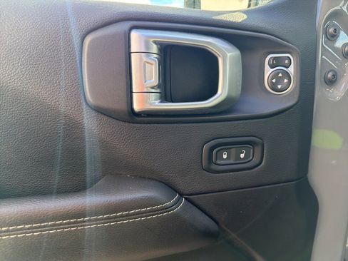 Certified 2021 Jeep Gladiator Overland w/ Popular Equipment Package image 3