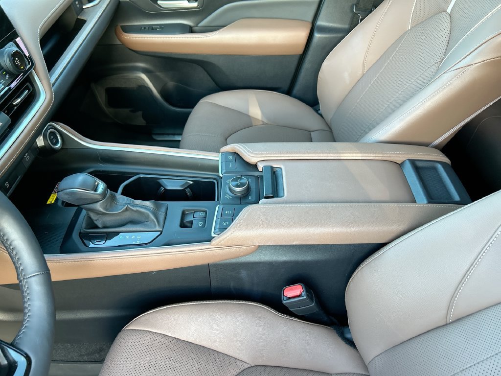 Certified 2026 Toyota Grand Highlander AWD image 30