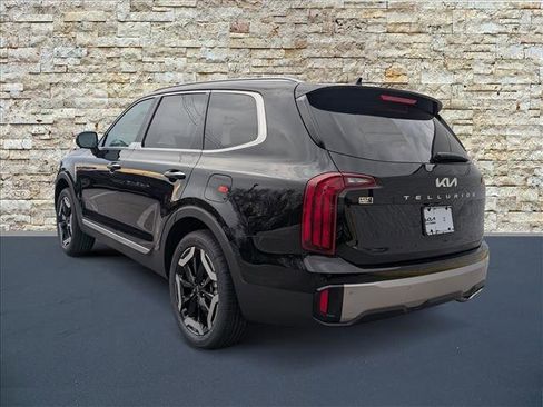New 2025 Kia Telluride S image 3