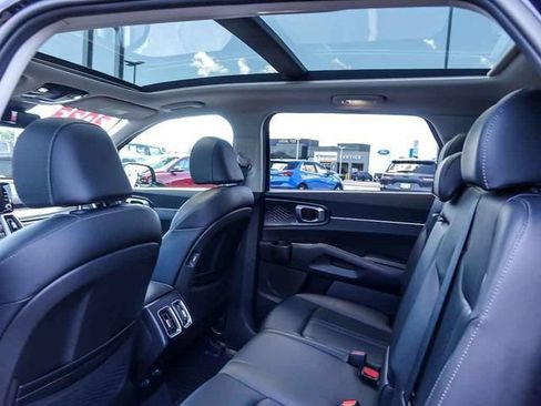 Used 2023 Kia Sorento S w/ Panoramic Sunroof Package FWD image 14