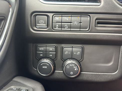 Certified 2024 Chevrolet Tahoe Premier AWD/4WD image 29