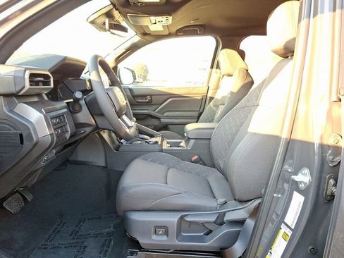 Certified 2024 Toyota Tacoma SR5 AWD/4WD image 11