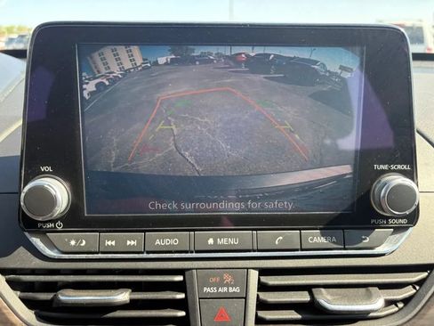 Used 2024 Nissan Altima 2.5 SV FWD image 20