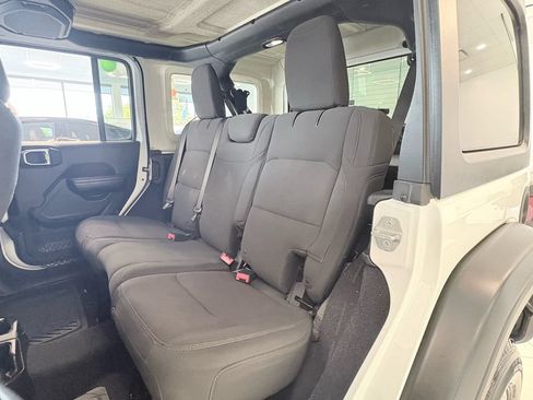 Used 2018 Jeep Wrangler Unlimited Sport S AWD/4WD image 22