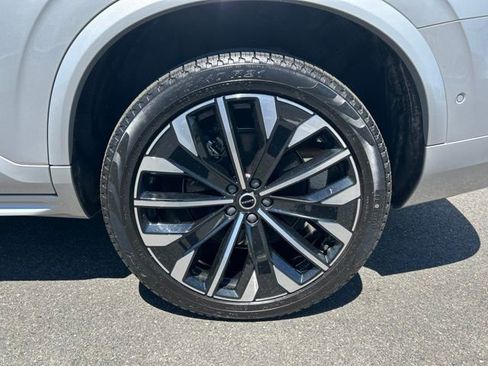 Used 2025 Volvo XC90 B5 Plus AWD/4WD image 9