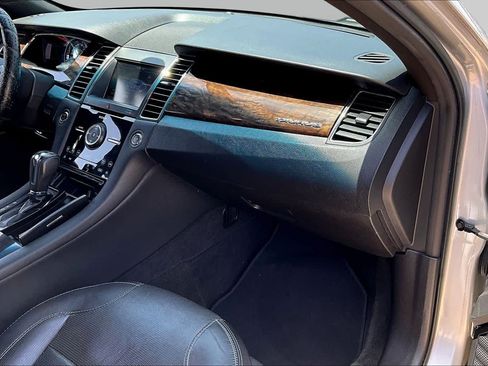 Used 2013 Ford Taurus Limited FWD image 16
