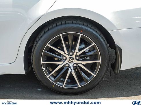 Used 2021 Toyota Camry SE w/ Carpet Mat Package (TMS) FWD image 11