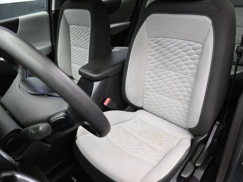 Used 2019 Chevrolet Equinox LS image 20