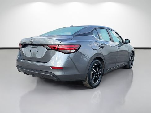 Used 2025 Nissan Sentra SV FWD image 3