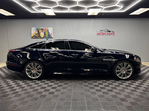Used 2016 Jaguar XJ R-Sport image 14