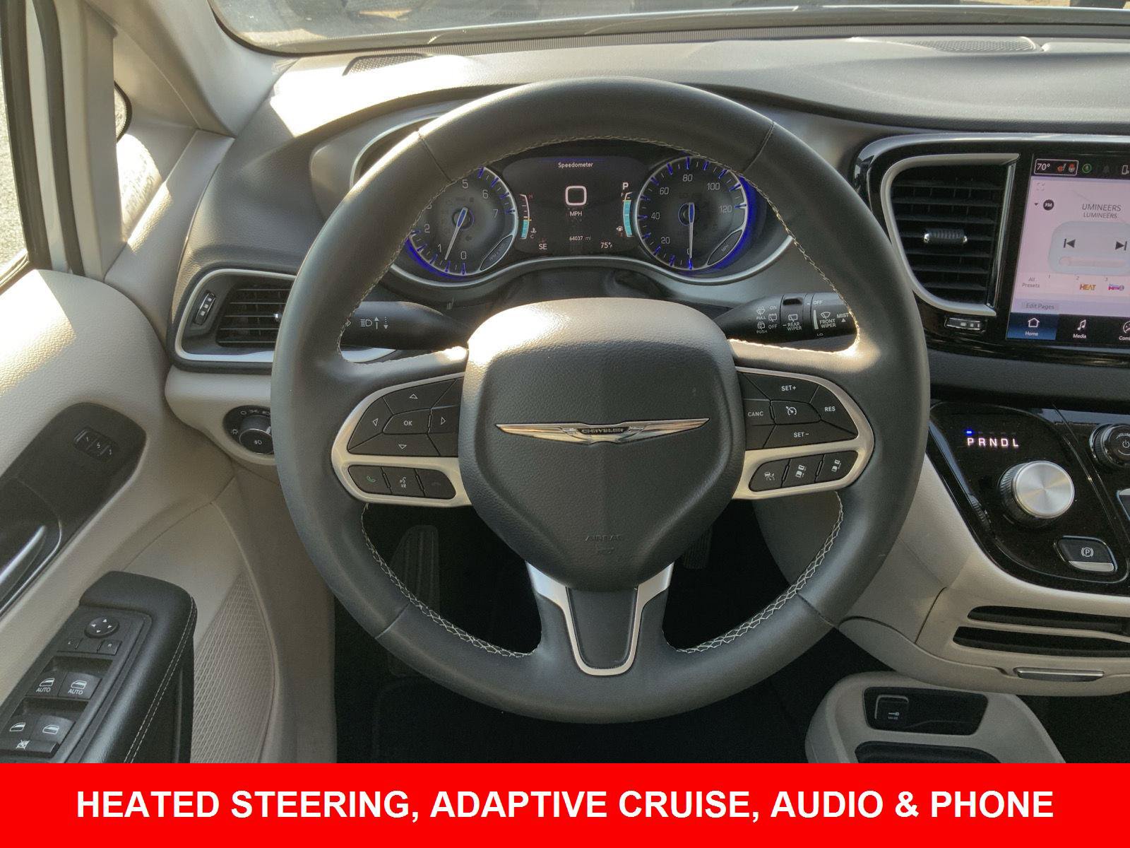 Used 2024 Chrysler Pacifica Touring-L FWD image 6