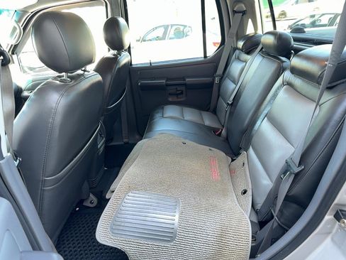 Used 2005 Ford Explorer Sport Trac XLT AWD/4WD image 14
