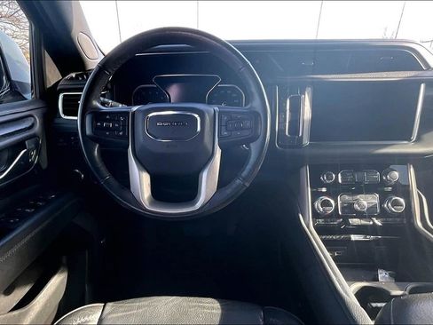 Used 2021 GMC Yukon Denali w/ Denali Premium Package image 7