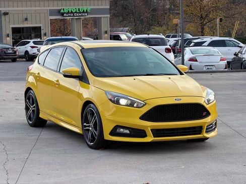 Used 2017 Ford Focus ST w/ Equipment Group 402A image 73