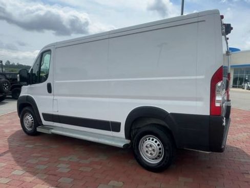 Used 2025 RAM ProMaster 2500 w/ U-Haul Equipment Group FWD image 8