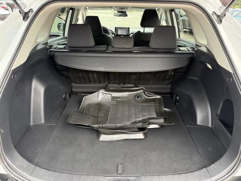Used 2022 Toyota RAV4 LE AWD/4WD image 31