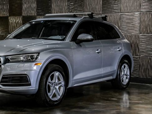 Used 2019 Audi Q5 2.0T Premium w/ Convenience Package image 9