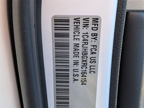 Certified 2024 Jeep Grand Cherokee Limited image 30