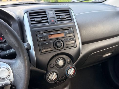 Used 2014 Nissan Versa SV FWD image 29