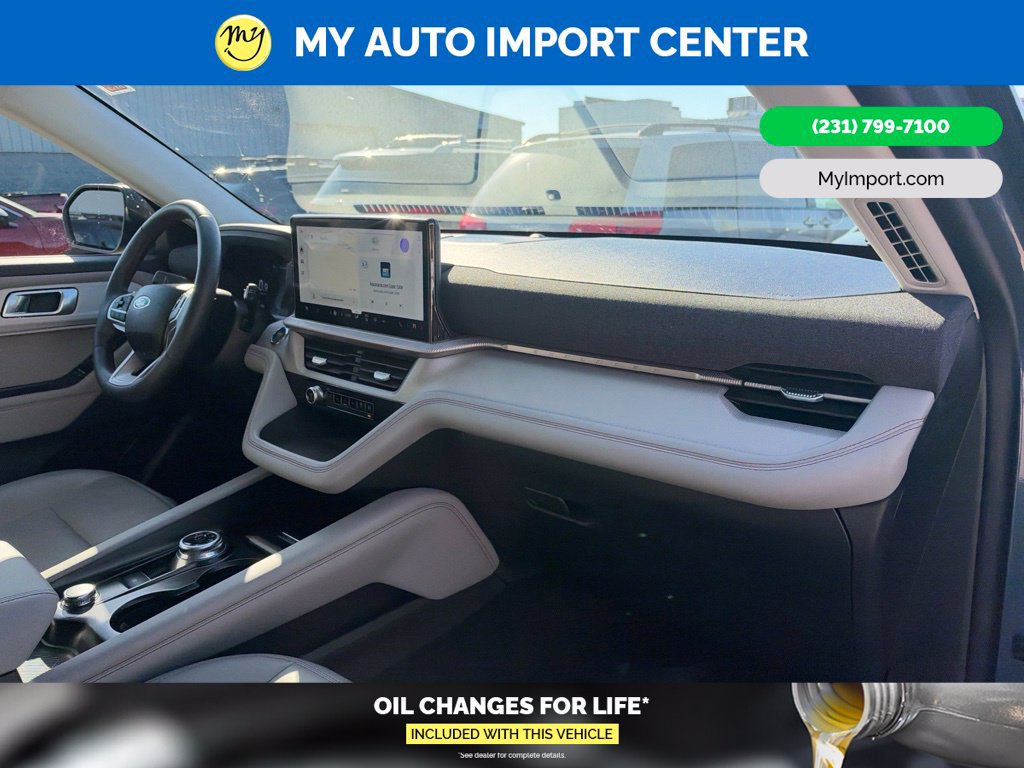 Used 2025 Ford Explorer Active w/ Active Comfort Package AWD/4WD image 30