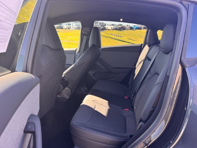 Used 2026 Tesla Model Y AWD image 30
