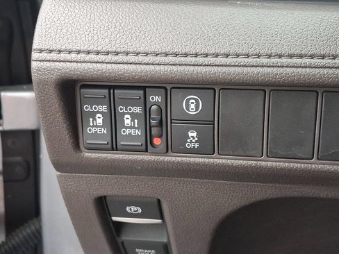 Used 2023 Honda Odyssey EX image 26
