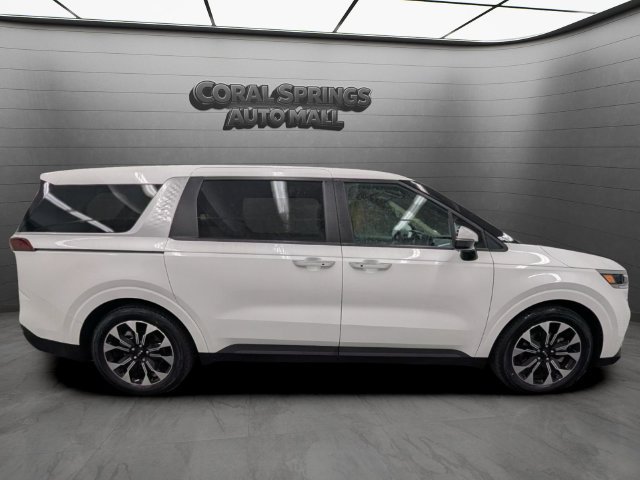 Certified 2024 Kia Carnival EX FWD image 8
