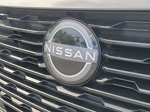 Certified 2024 Nissan Sentra SR FWD image 11