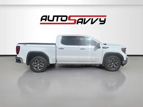 Used 2023 GMC Sierra 1500 SLT w/ X31 Off-Road Package AWD/4WD image 8