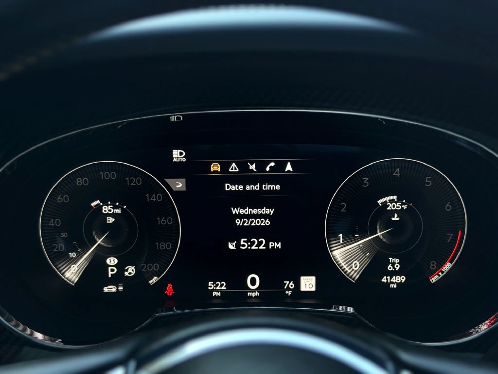 Used 2021 Bentley Bentayga AWD/4WD image 20