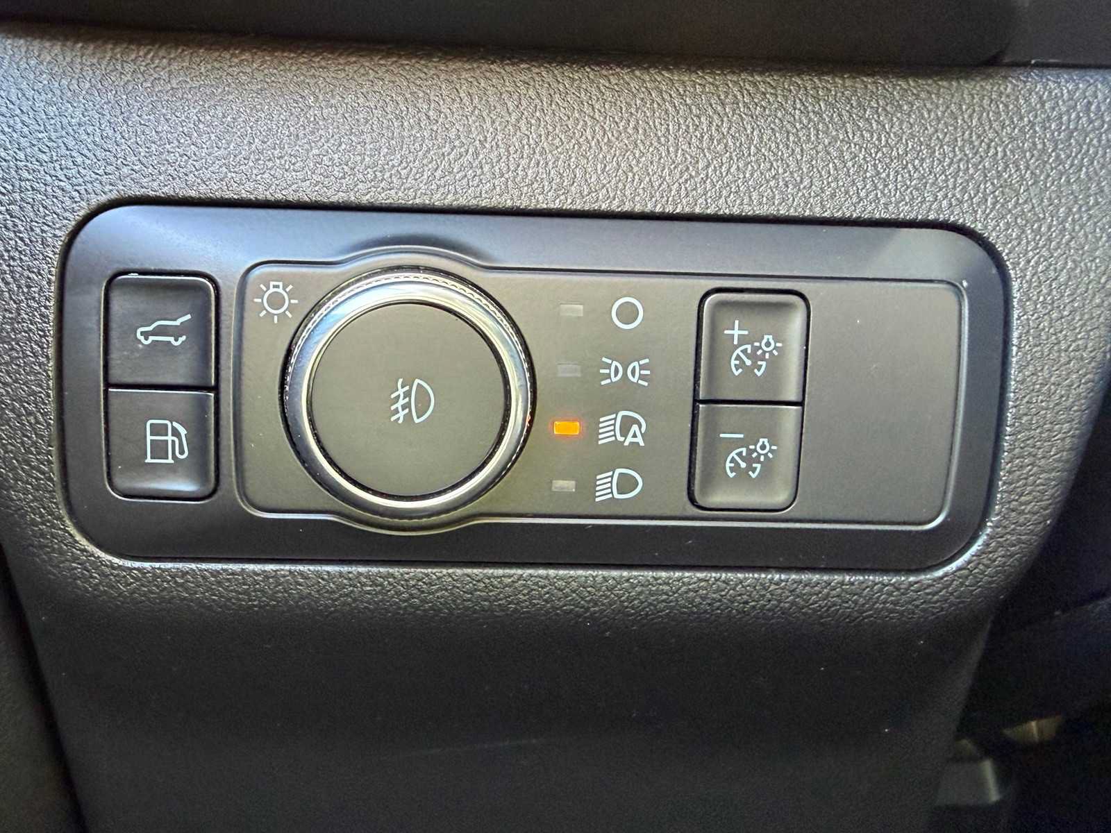 Used 2022 Ford Escape SEL w/ Technology Package FWD image 15