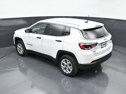 Used 2025 Jeep Compass Sport AWD/4WD image 30