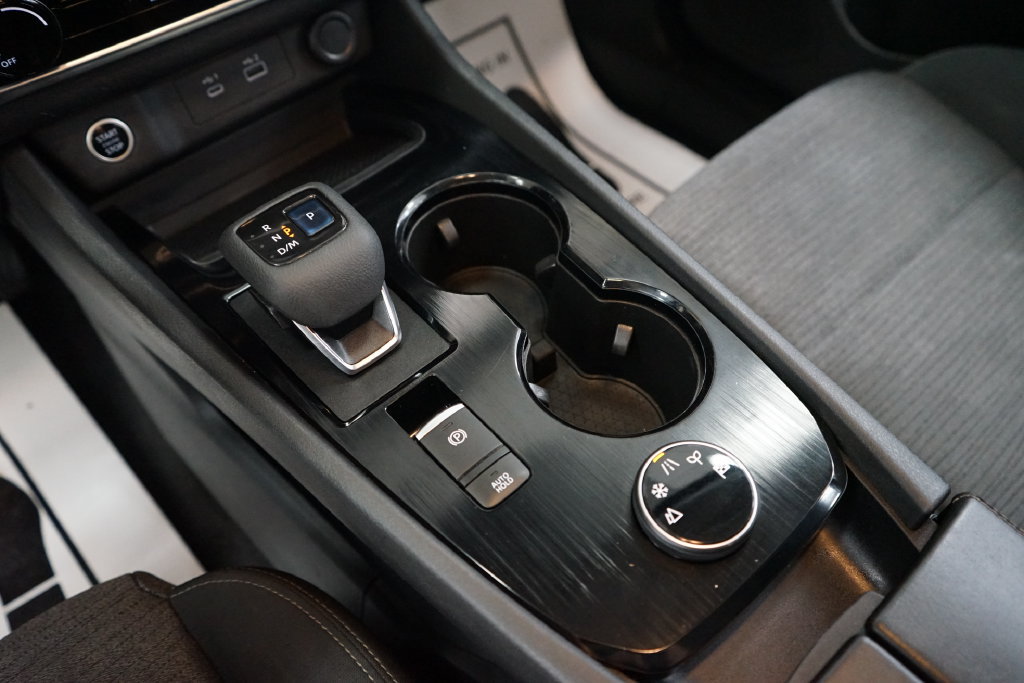 Used 2021 Nissan Rogue S AWD/4WD image 35