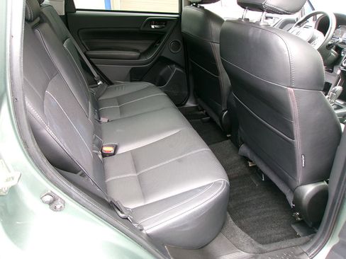 Used 2017 Subaru Forester 2.5i Touring image 11