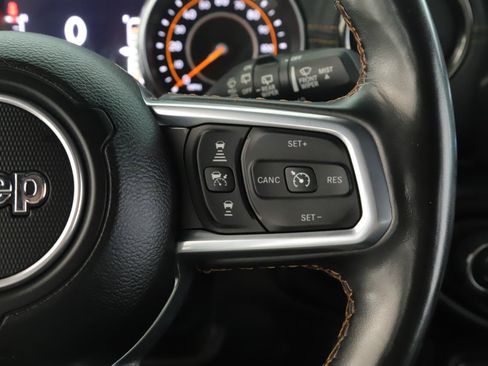 Used 2022 Jeep Wrangler Unlimited Sahara AWD/4WD image 10